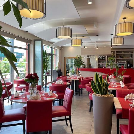 Brit Hotel Brive La Gaillarde - Restaurant La Limousine Malemort Kültér fotó