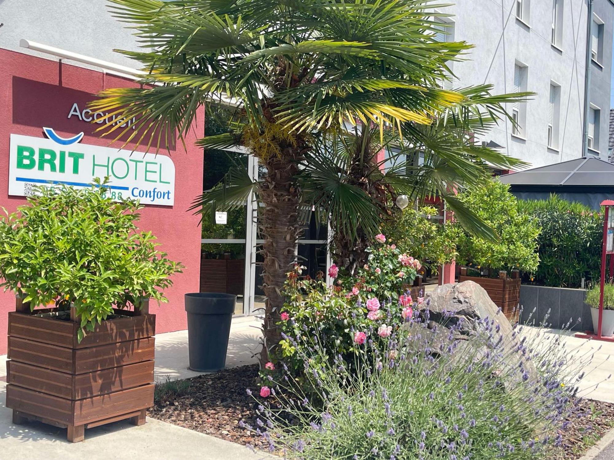 Brit Hotel Brive La Gaillarde - Restaurant La Limousine Malemort Kültér fotó
