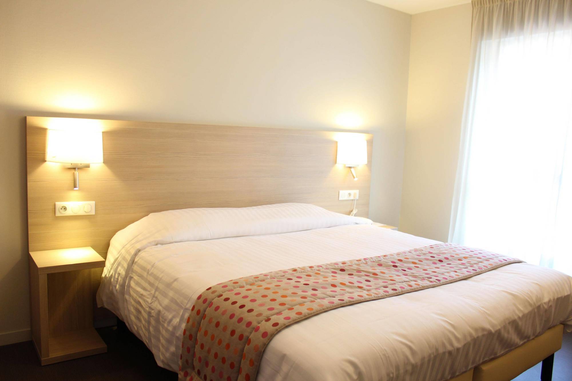 Brit Hotel Brive La Gaillarde - Restaurant La Limousine Malemort Kültér fotó